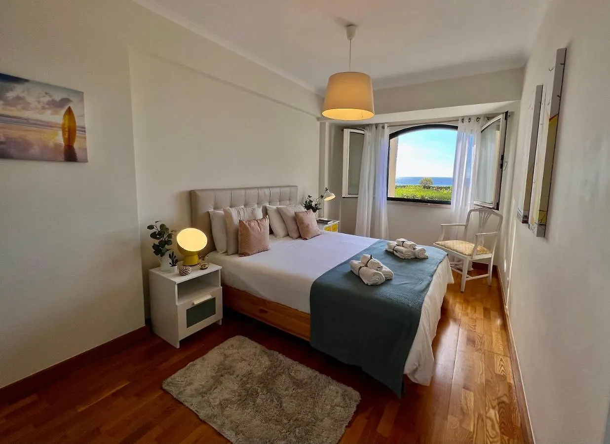 Lux Cascais Ocean View Apartment Parede